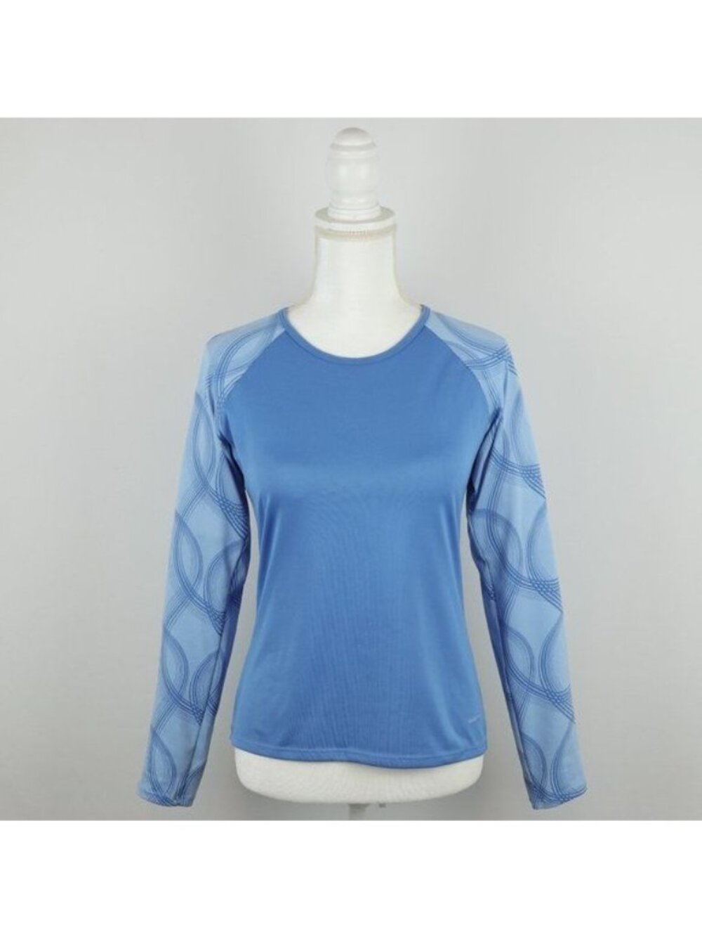 Patagonia Women's Small Blue Crewneck Quick Dry Activewear Long Sleeve Tee